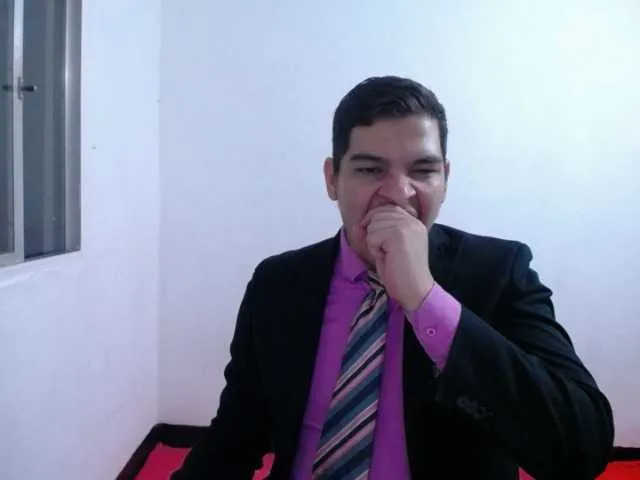 Live sex webcam photo for WillSmiith #277385823