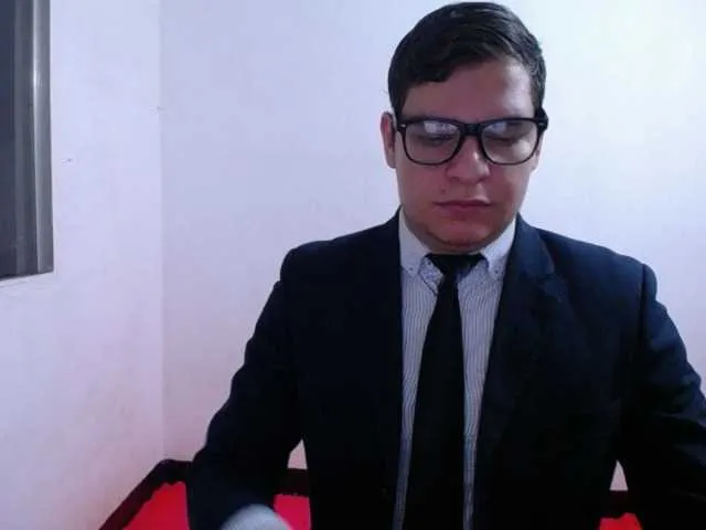 Live sex webcam photo for WillSmiith #277606605