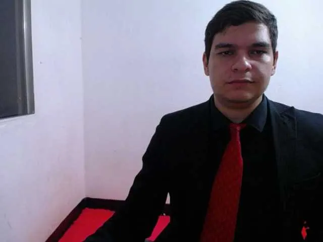 Live sex webcam photo for WillSmiith #277612856