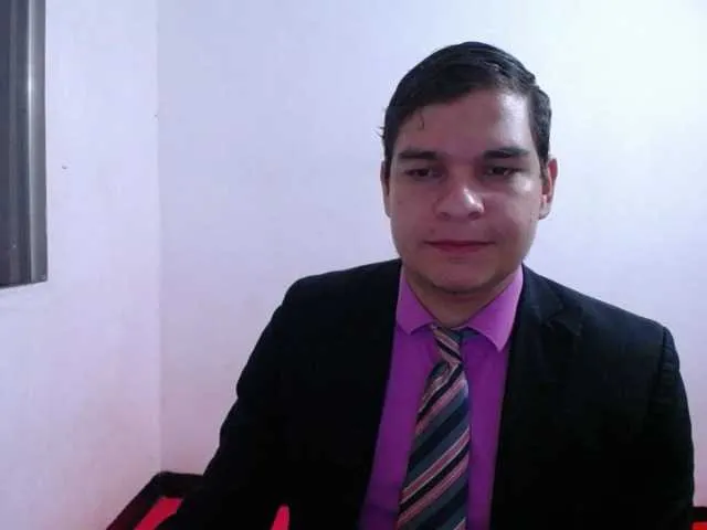 Live sex webcam photo for WillSmiith #277624604