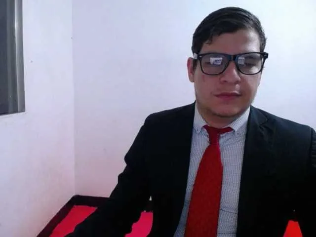 Live sex webcam photo for WillSmiith #277675052
