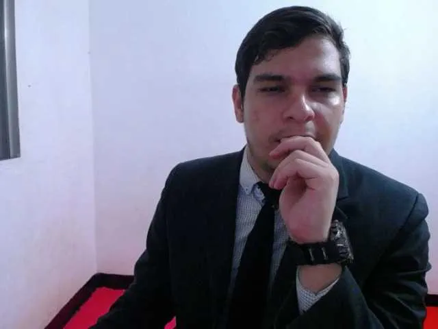 Live sex webcam photo for WillSmiith #277715634