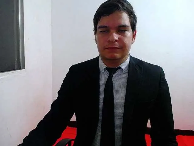 Live sex webcam photo for WillSmiith #277841769