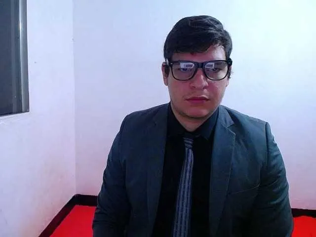 Live sex webcam photo for WillSmiith #277848354