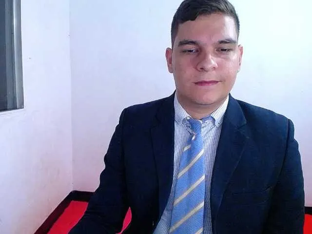 Live sex webcam photo for WillSmiith #277885762