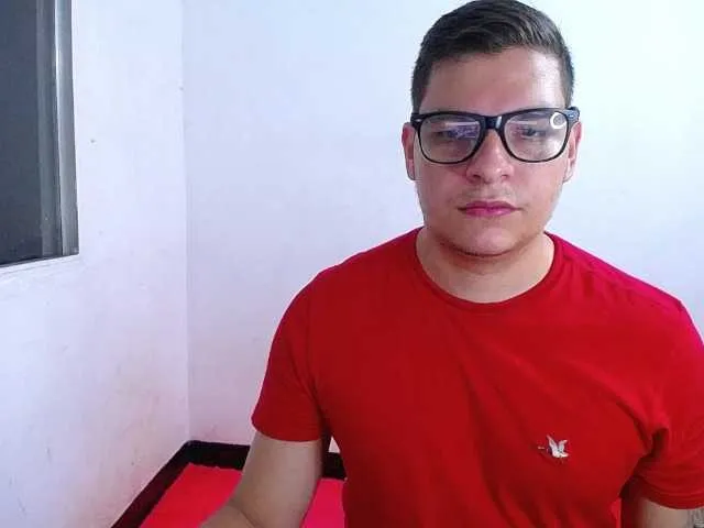 Live sex webcam photo for WillSmiith #277956278