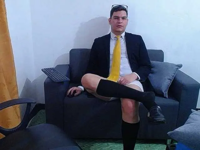 Live sex webcam photo for WillSmiith #278067860