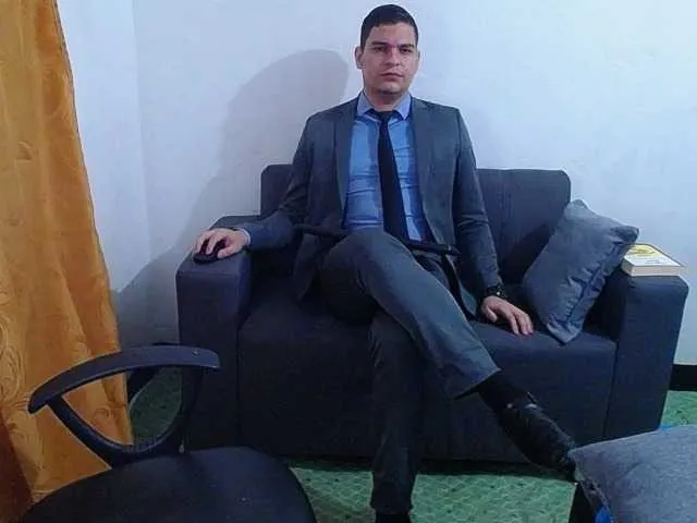 Live sex webcam photo for WillSmiith #278074510