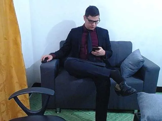 Live sex webcam photo for WillSmiith #278092577