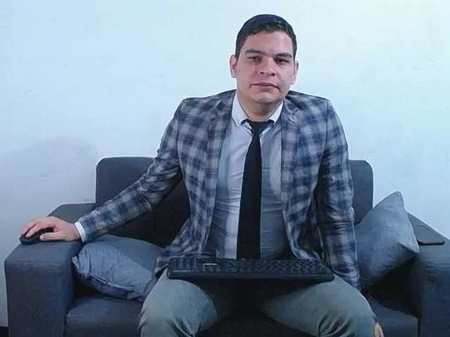 Live sex webcam photo for WillSmiith #278157966