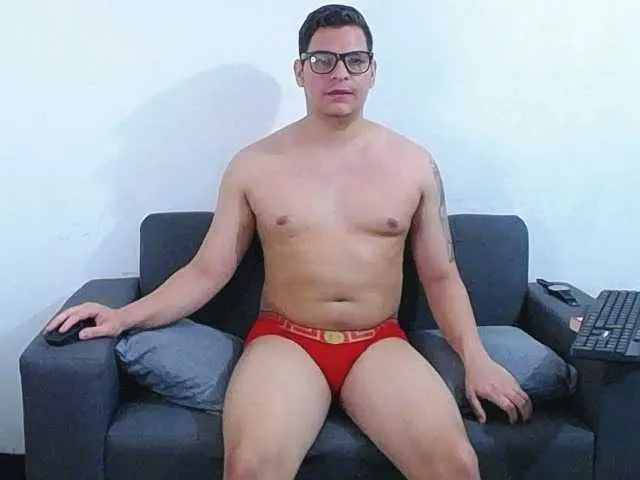 Live sex webcam photo for WillSmiith #278200815