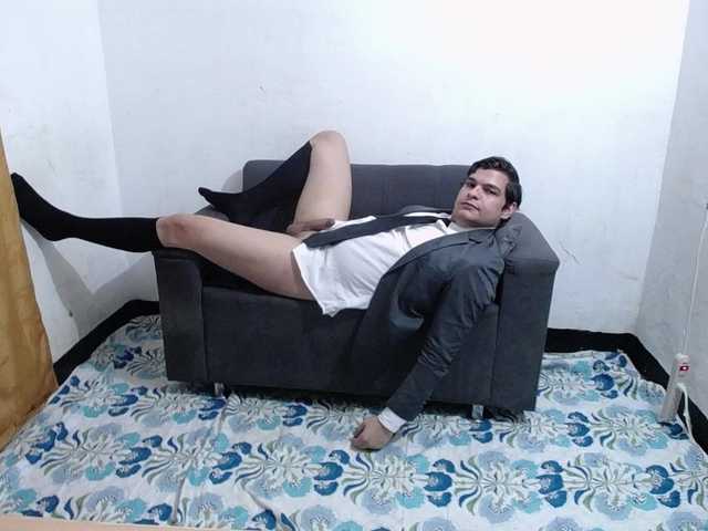 Live sex webcam photo for WillSmiith #290681883