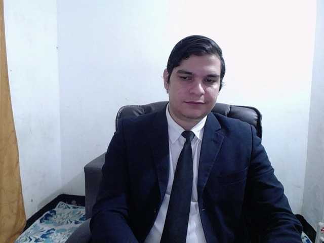 Live sex webcam photo for WillSmiith #290700758