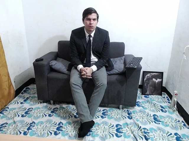 Live sex webcam photo for WillSmiith #290714922