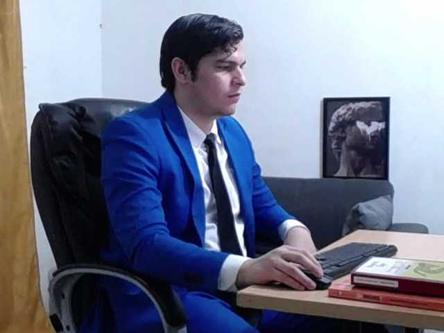 Live sex webcam photo for WillSmiith #290748260