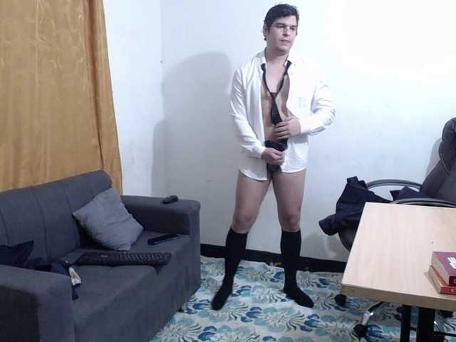 Live sex webcam photo for WillSmiith #290762909