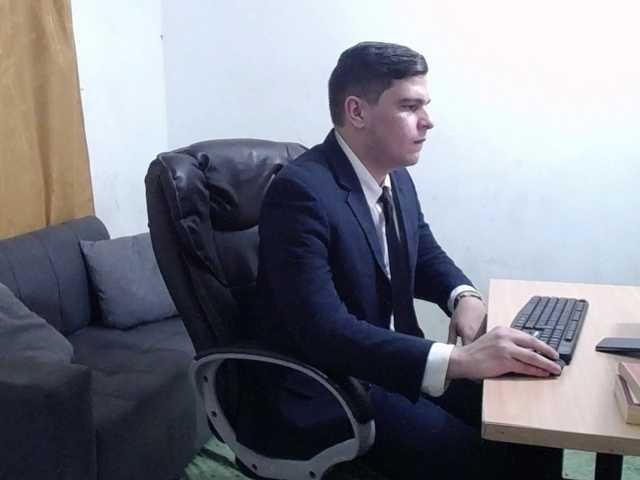 Live sex webcam photo for WillSmiith #290918429