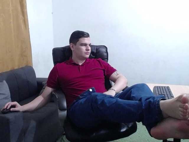 Live sex webcam photo for WillSmiith #290969077