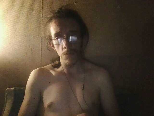 Live sex webcam photo for Willaimd #275853654