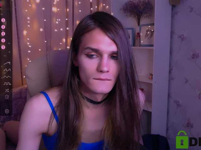 Live sex webcam photo for WilliamSnake #276245453