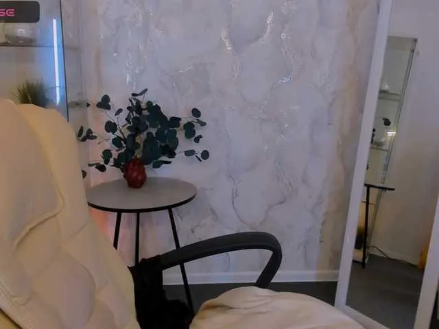 Live sex webcam photo for WilliamSnake #291781910