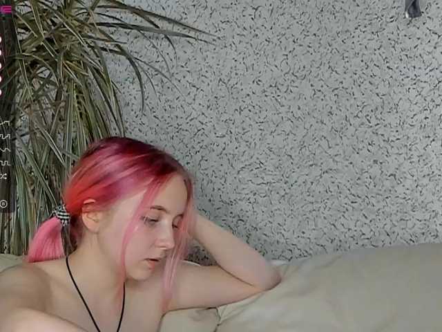 Live sex webcam photo for WillieConnie #273752106