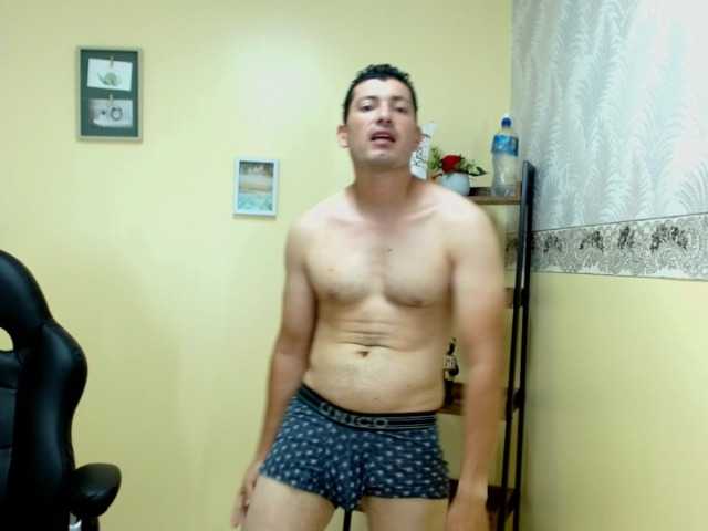 Live sex webcam photo for WillyAnders #276115653