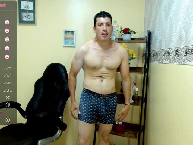 Live sex webcam photo for WillyAnders #276460627