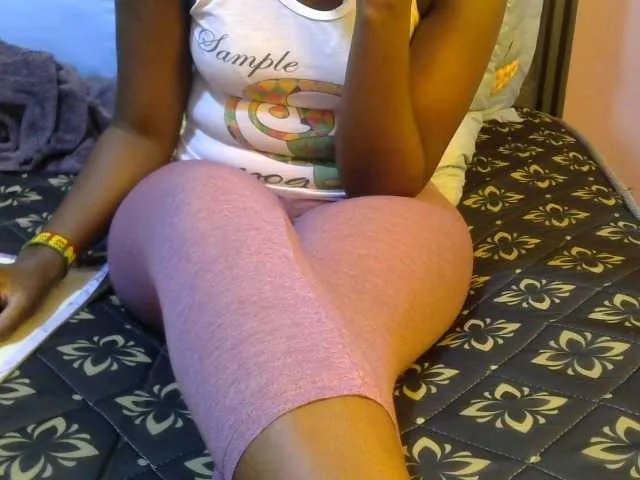 Live sex webcam photo for Winnie112 #290839700