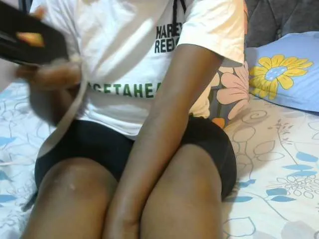 Live sex webcam photo for Winnie112 #291008900
