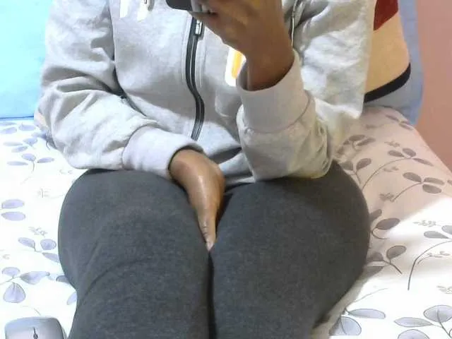 Live sex webcam photo for Winnie112 #291419101