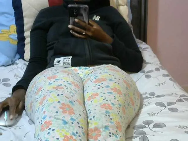 Live sex webcam photo for Winnie112 #291426496
