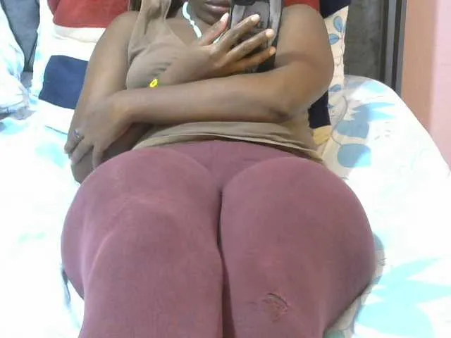 Live sex webcam photo for Winnie112 #291460633