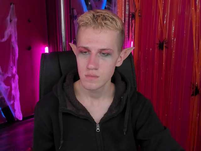 Live sex webcam photo for WinstonCherch #276487522