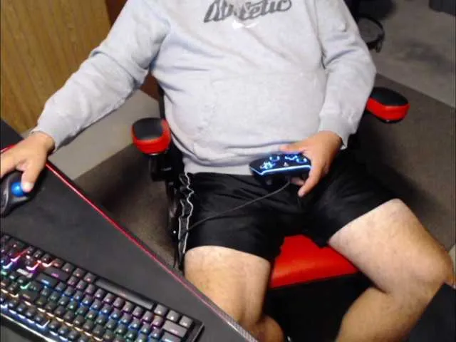 Live sex webcam photo for Wisco-Dean #290143329