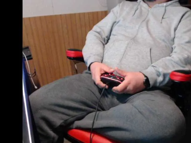 Live sex webcam photo for Wisco-Dean #290445939