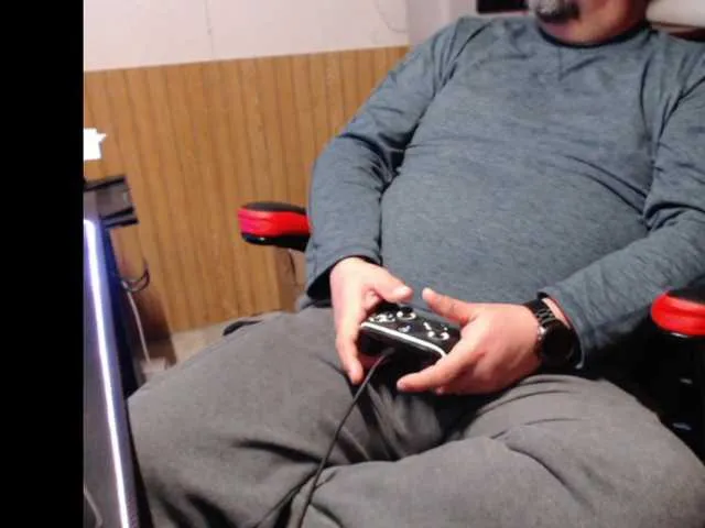 Live sex webcam photo for Wisco-Dean #290501937
