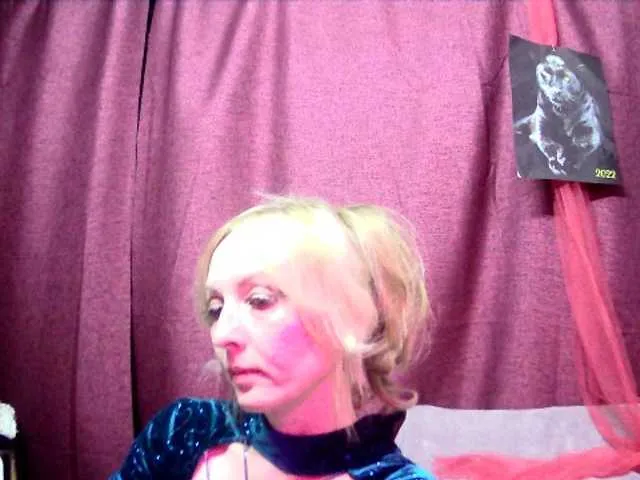 Live sex webcam photo for Wiwjendecor #271723494