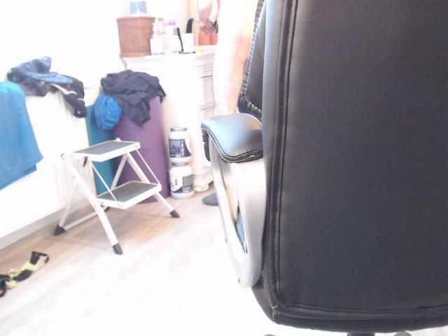 Live sex webcam photo for WoodyLongbone #289315287