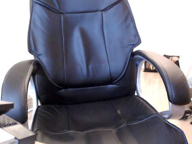 Live sex webcam photo for WoodyLongbone #290145209