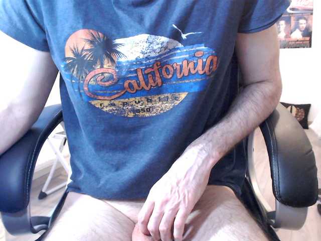 Live sex webcam photo for WoodyLongbone #290655654