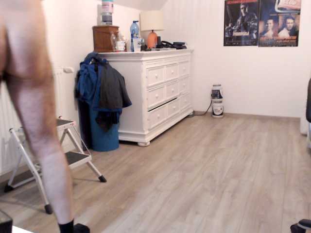 Live sex webcam photo for WoodyLongbone #290743576