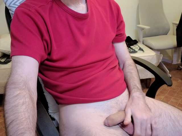 Live sex webcam photo for WoodyLongbone #292430429
