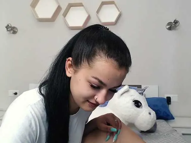 Live sex webcam photo for WowAlice1 #274380685