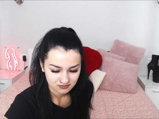 Live sex webcam photo for WowAlice1 #274590794