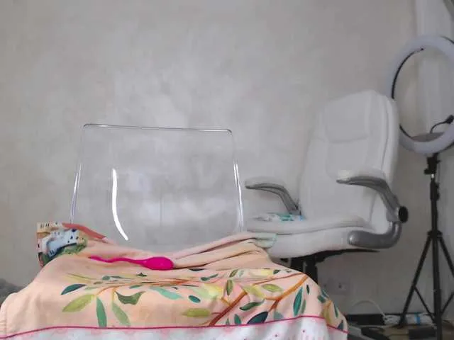Live sex webcam photo for Wowsquirtx1 #289985814