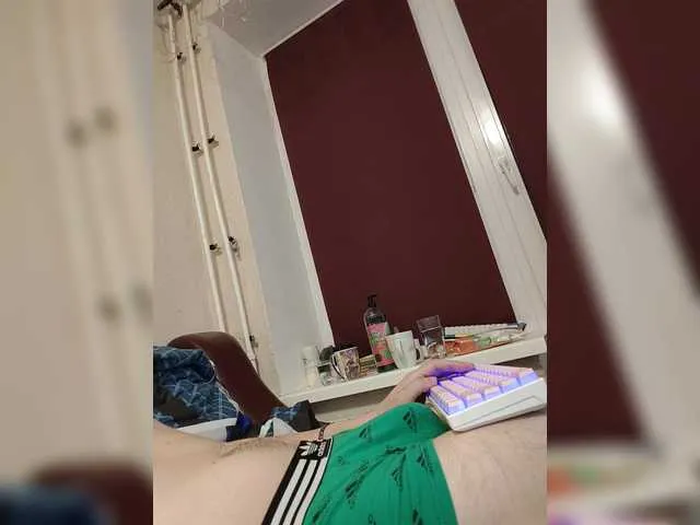 Live sex webcam photo for Wowteror #290716499