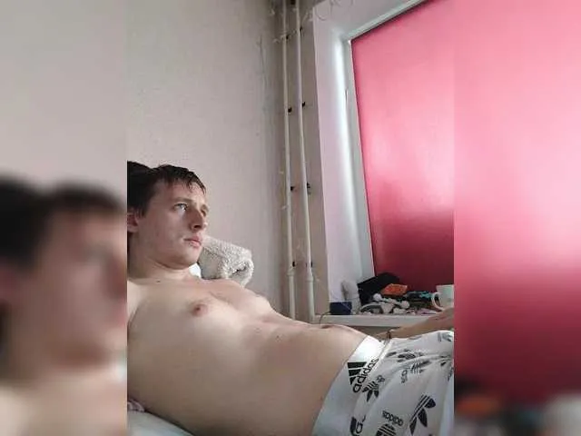 Live sex webcam photo for Wowteror #290894287