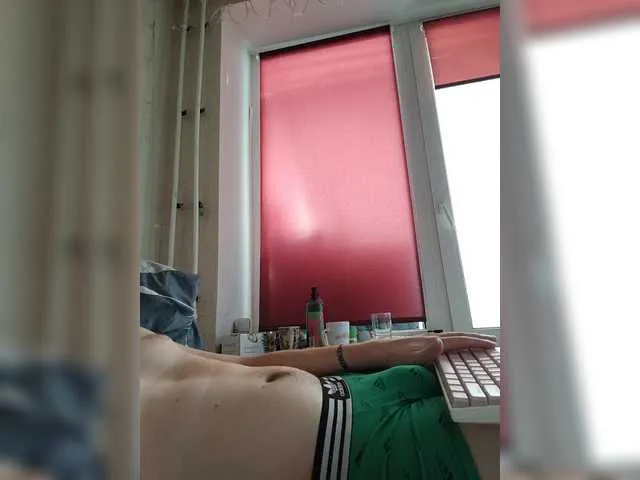 Live sex webcam photo for Wowteror #292112778