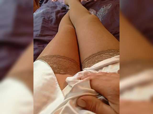 Live sex webcam photo for Wura-1 #291679667